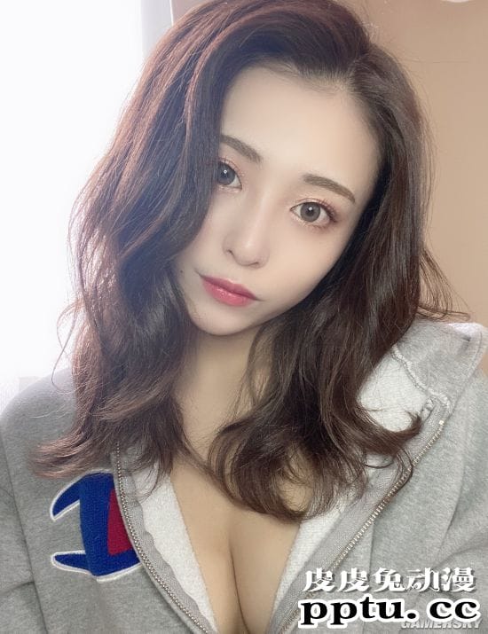 目光聚焦好身材 颜值身材全高分的美颜系女大生