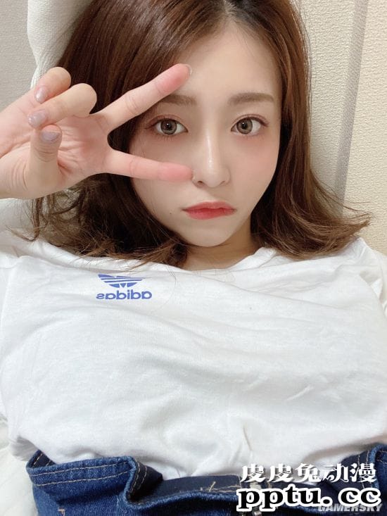 目光聚焦好身材 颜值身材全高分的美颜系女大生