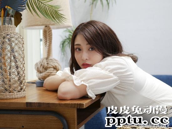 目光聚焦好身材 颜值身材全高分的美颜系女大生