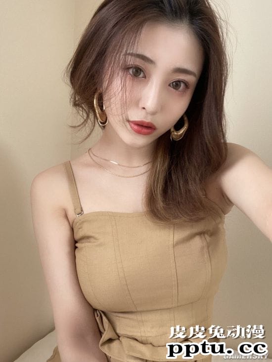 目光聚焦好身材 颜值身材全高分的美颜系女大生