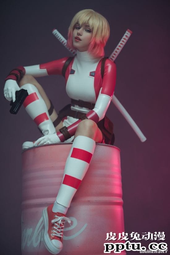 俄妹COS漫威“格温侍” 紧身胶衣性感归来-皮皮兔动漫