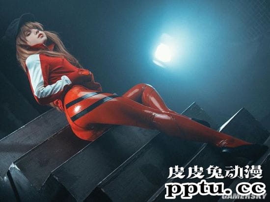 俄妹COS漫威“格温侍” 紧身胶衣性感归来