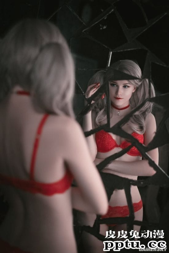 俄妹COS漫威“格温侍” 紧身胶衣性感归来