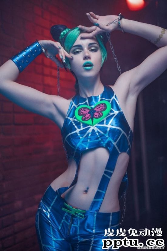 俄妹COS漫威“格温侍” 紧身胶衣性感归来
