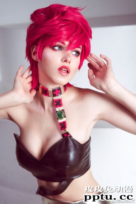 俄妹COS漫威“格温侍” 紧身胶衣性感归来