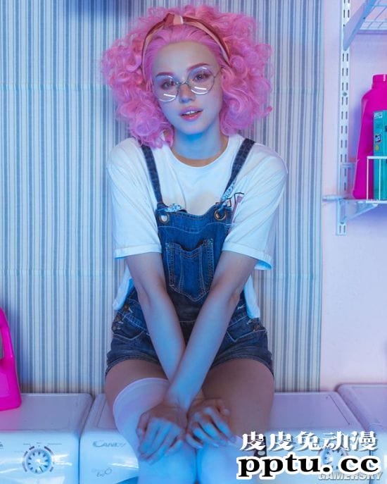 俄妹COS漫威“格温侍” 紧身胶衣性感归来