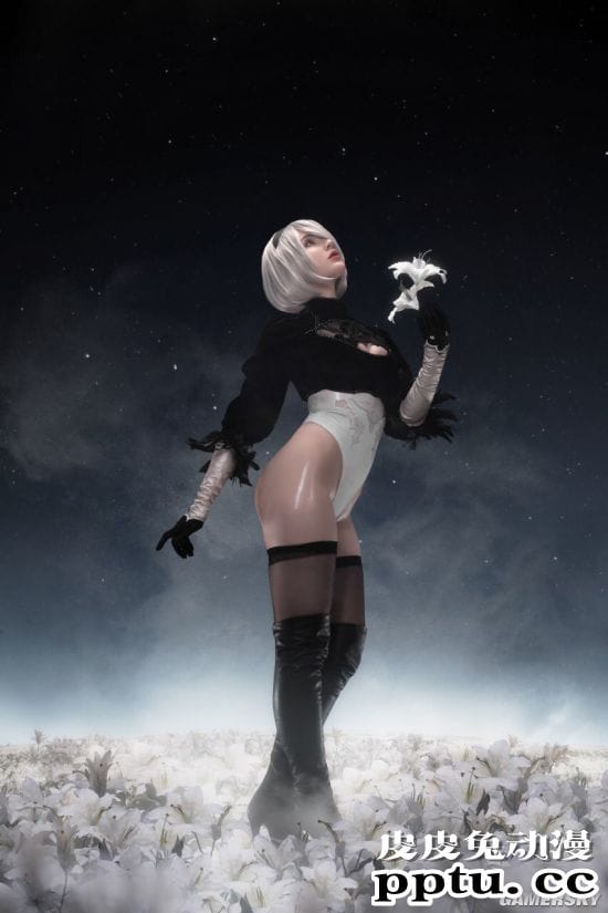 乌克兰妹子COS《尼尔》2B小姐姐 短裙后的绝赞身材