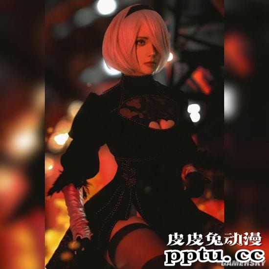 乌克兰妹子COS《尼尔》2B小姐姐 短裙后的绝赞身材