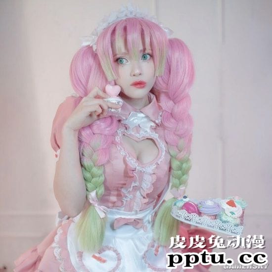 乌克兰妹子COS《尼尔》2B小姐姐 短裙后的绝赞身材