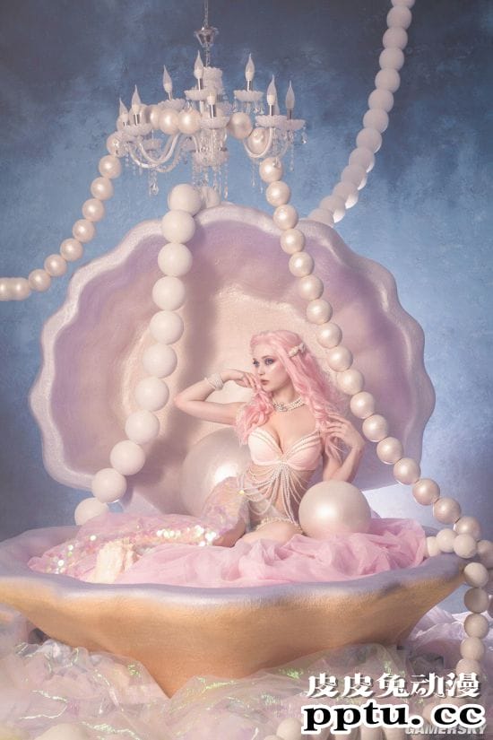 乌克兰妹子COS《尼尔》2B小姐姐 短裙后的绝赞身材