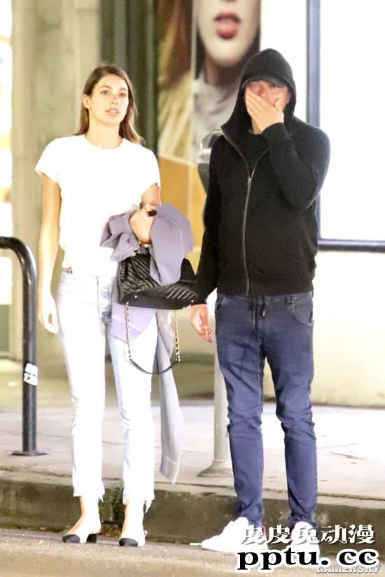 俘获“小李子”的23岁超模 颜值身材双满分的星二代-皮皮兔动漫