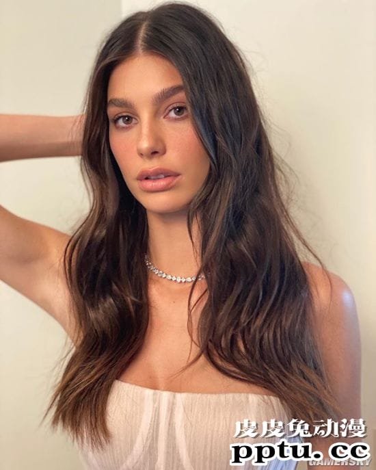 俘获“小李子”的23岁超模 颜值身材双满分的星二代