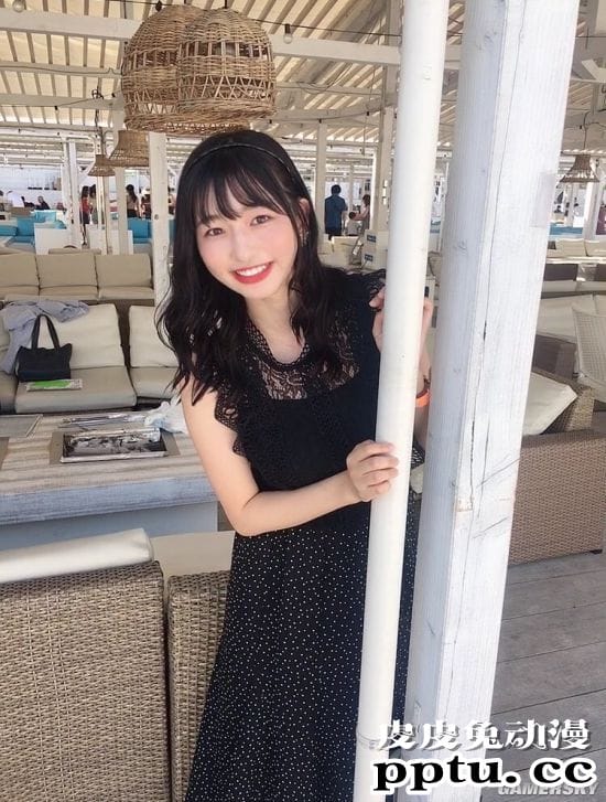 人妻类型的温柔少女 面容可爱身材成熟的樱花妹我妻ゆりか