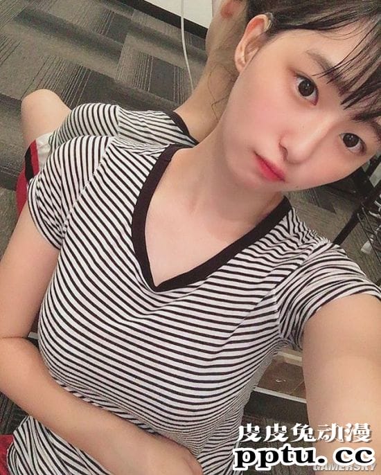 人妻类型的温柔少女 面容可爱身材成熟的樱花妹我妻ゆりか