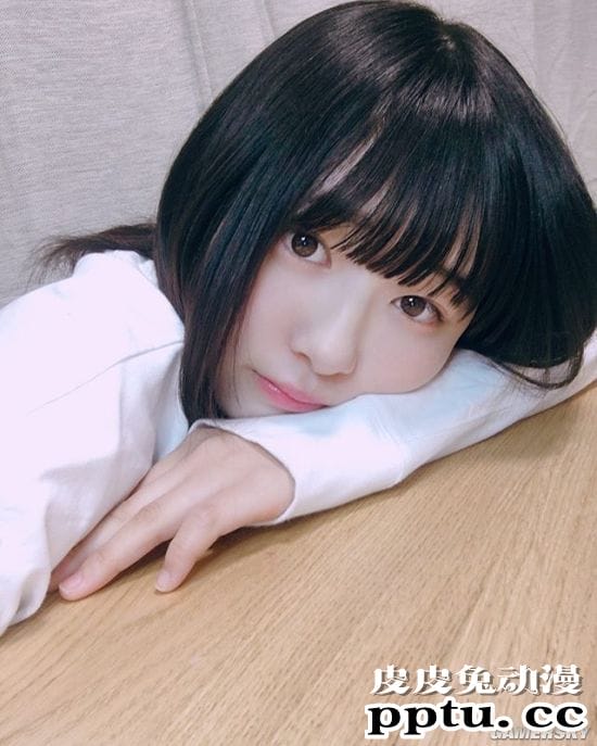 人妻类型的温柔少女 面容可爱身材成熟的樱花妹我妻ゆりか