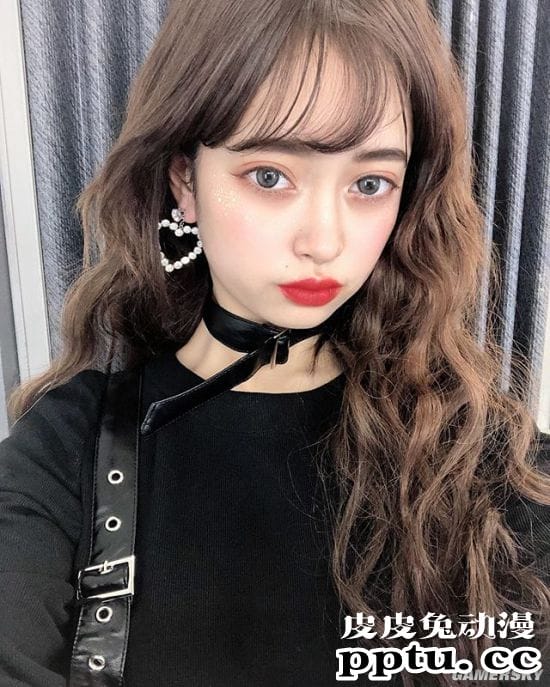 因绯闻走红的日本18岁少女 原是四国混血的嫩模玛利亚爱子