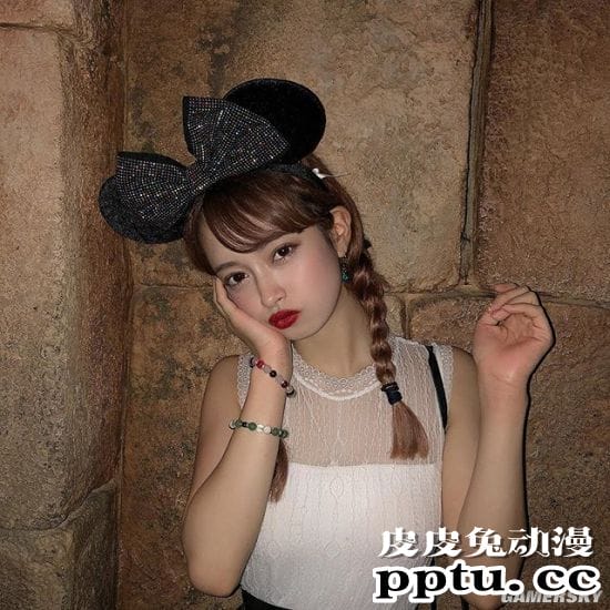 因绯闻走红的日本18岁少女 原是四国混血的嫩模玛利亚爱子