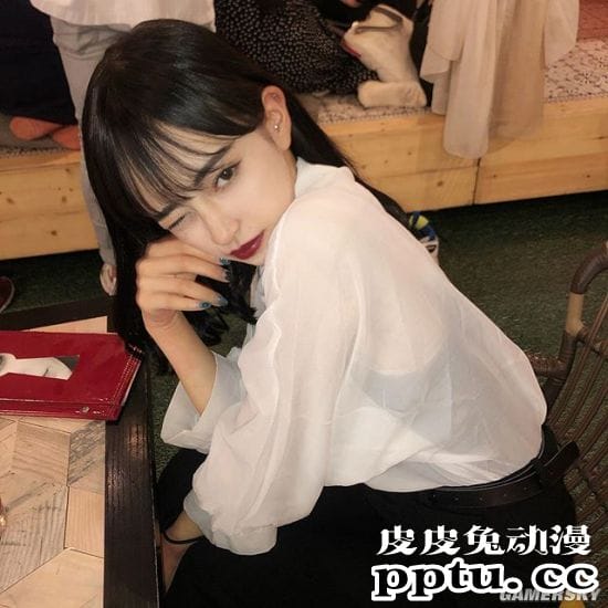 因绯闻走红的日本18岁少女 原是四国混血的嫩模玛利亚爱子