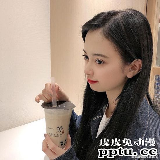 因绯闻走红的日本18岁少女 原是四国混血的嫩模玛利亚爱子