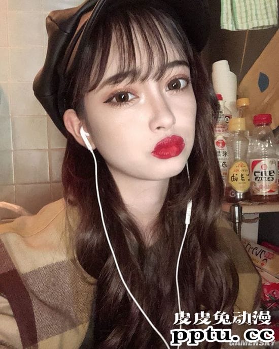 因绯闻走红的日本18岁少女 原是四国混血的嫩模玛利亚爱子