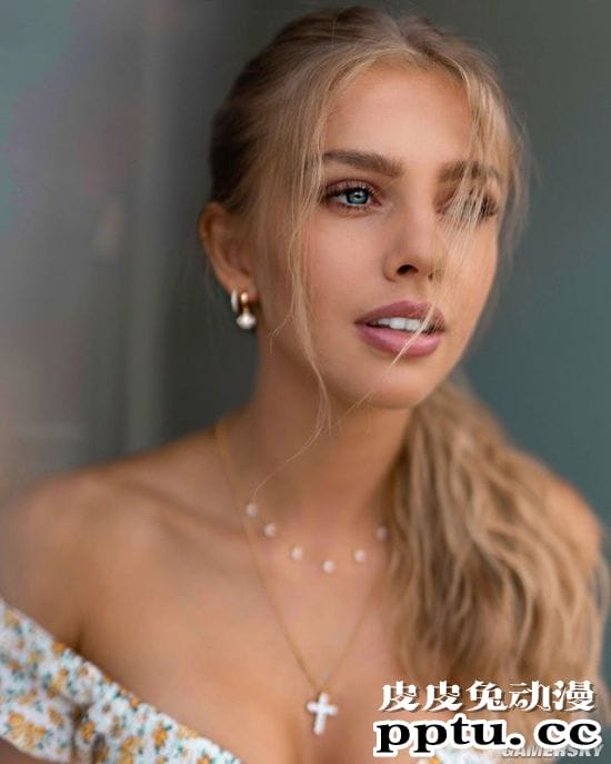 凹凸有致的德系女孩 金发碧眼尤物级网红正妹Alexa Breit