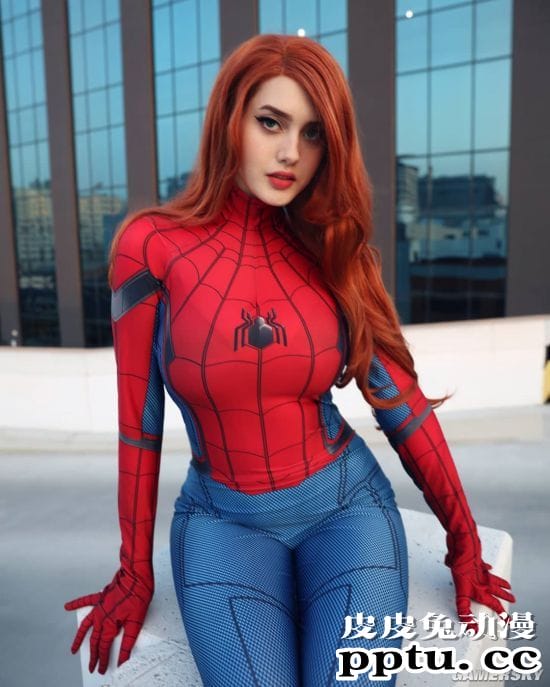 接近二次元的犯规身材 过于成熟的美国辣妹COSER