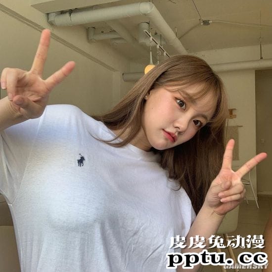 过度傲人身材引关注 网络走红的韩国正妹sejinming