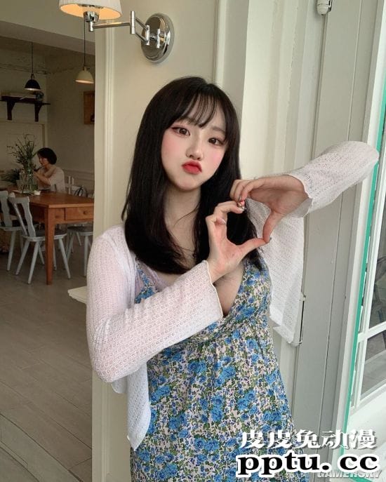 过度傲人身材引关注 网络走红的韩国正妹sejinming