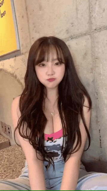 过度傲人身材引关注 网络走红的韩国正妹sejinming