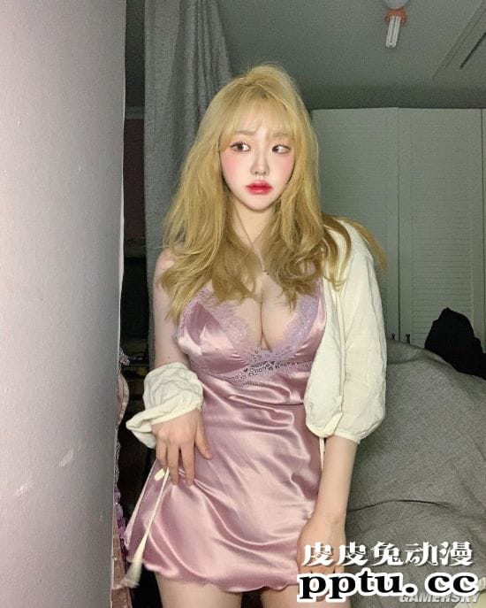 过度傲人身材引关注 网络走红的韩国正妹sejinming