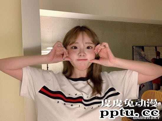 过度傲人身材引关注 网络走红的韩国正妹sejinming