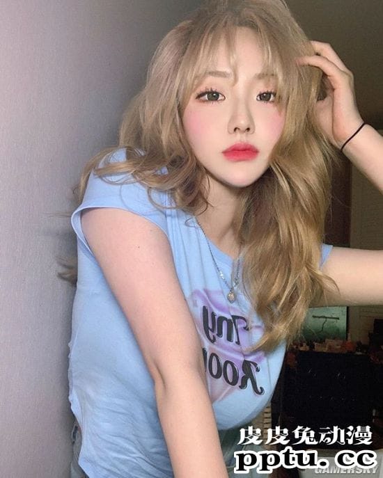 过度傲人身材引关注 网络走红的韩国正妹sejinming