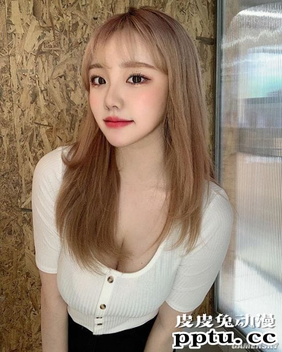 过度傲人身材引关注 网络走红的韩国正妹sejinming