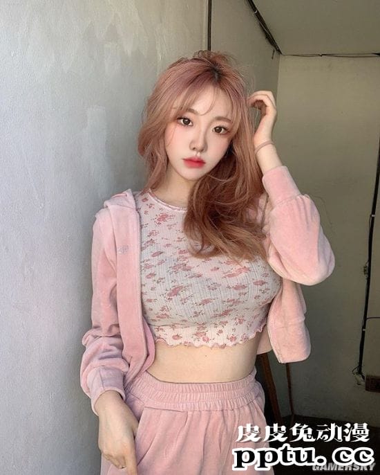 过度傲人身材引关注 网络走红的韩国正妹sejinming