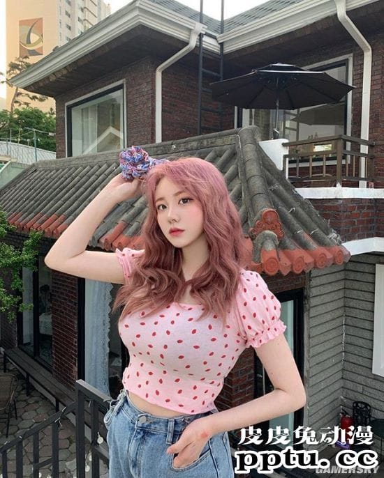 过度傲人身材引关注 网络走红的韩国正妹sejinming