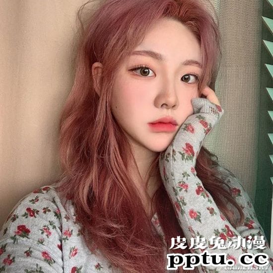 过度傲人身材引关注 网络走红的韩国正妹sejinming