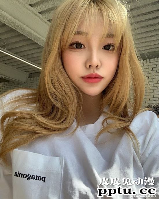 过度傲人身材引关注 网络走红的韩国正妹sejinming