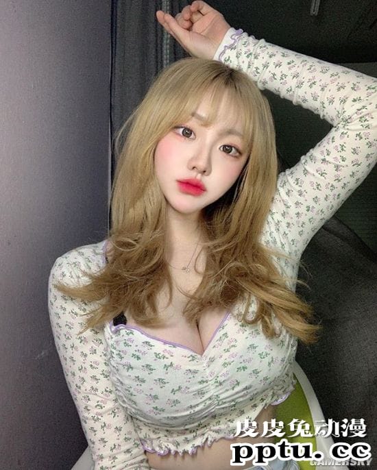 过度傲人身材引关注 网络走红的韩国正妹sejinming