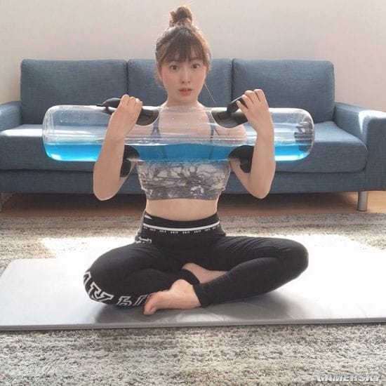 无名人妻竟是退隐写真女星 被网友翻红的长尾麻由