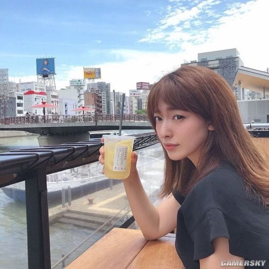 无名人妻竟是退隐写真女星 被网友翻红的长尾麻由