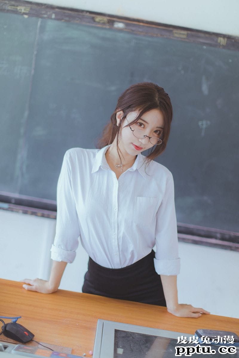 黑川COSPLAY黑丝教师摄影图片[43P]