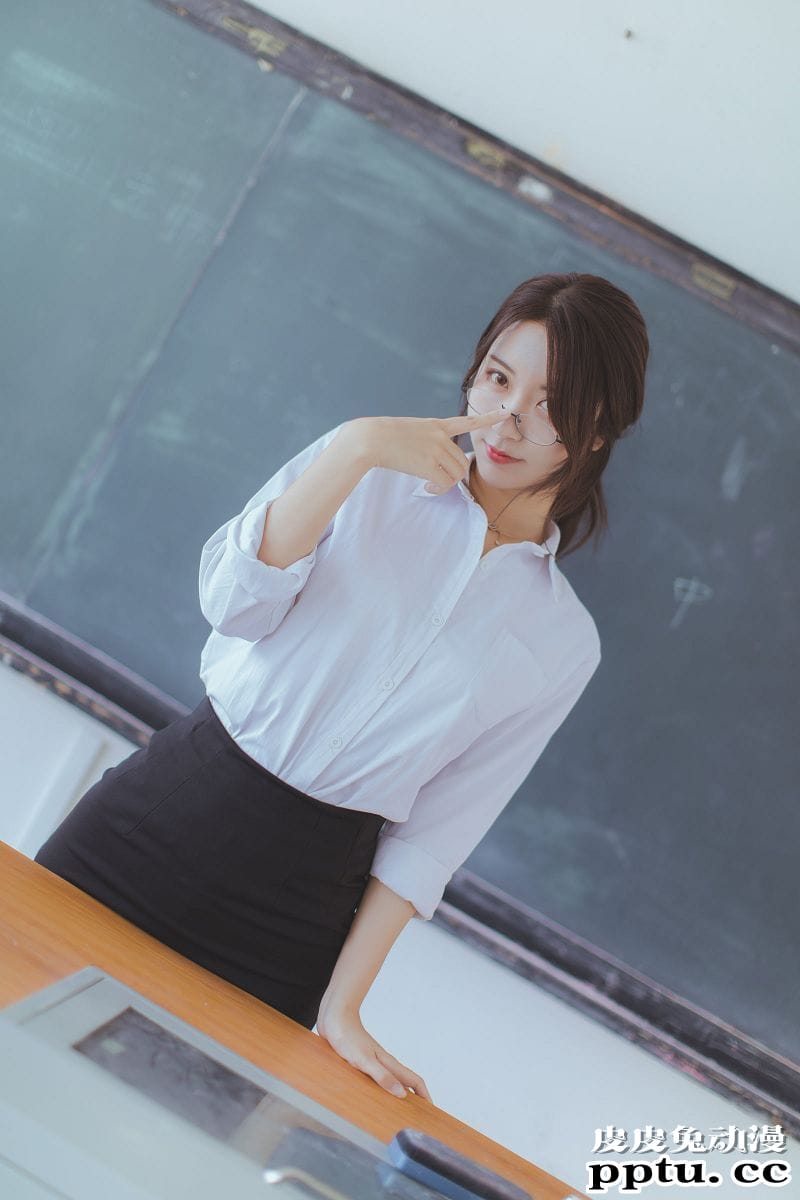 黑川COSPLAY黑丝教师摄影图片[43P]