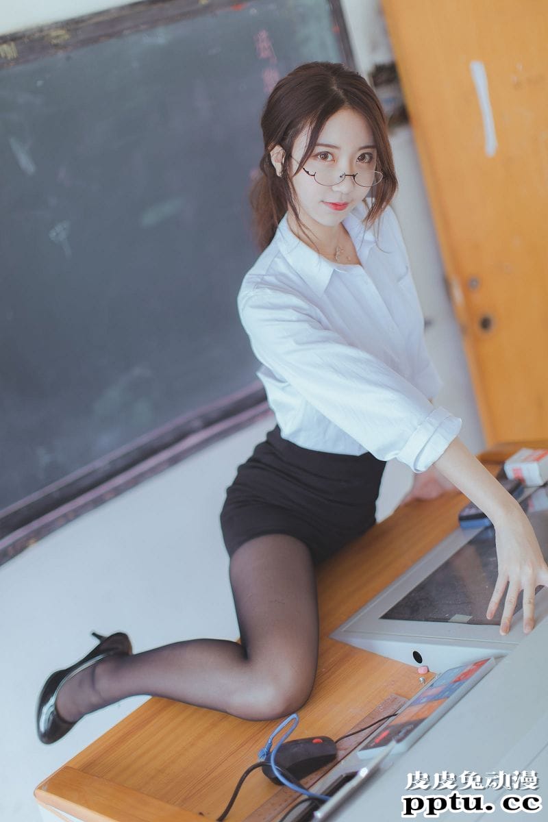 黑川COSPLAY黑丝教师摄影图片[43P]