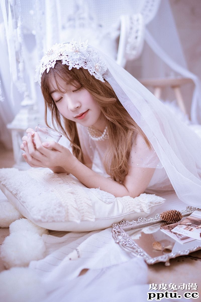 黑川COSPLAY年上彼女婚纱+毛衣摄影写真[39P]