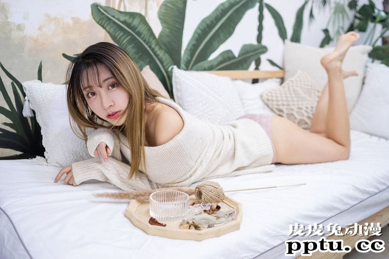 黑川COSPLAY年上彼女婚纱+毛衣摄影写真[39P]