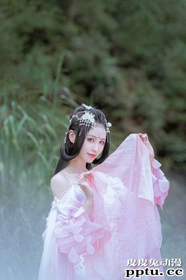 COSPLAY剑网3秀姐《莫许杯深琥珀浓未成沉醉意先融》