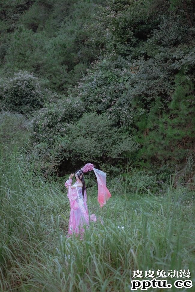 COSPLAY剑网3秀姐《莫许杯深琥珀浓未成沉醉意先融》