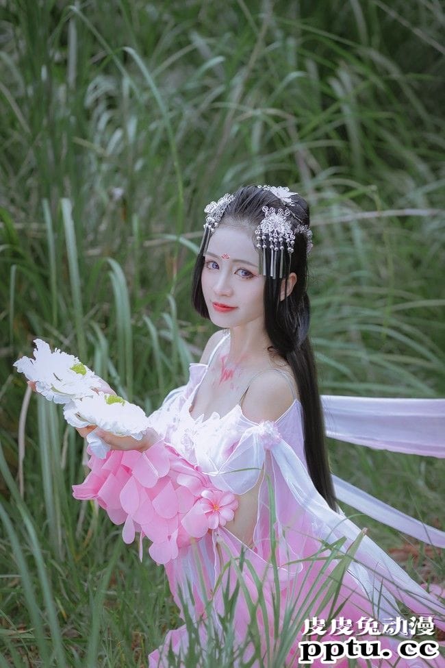 COSPLAY剑网3秀姐《莫许杯深琥珀浓未成沉醉意先融》