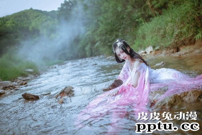 COSPLAY剑网3秀姐《莫许杯深琥珀浓未成沉醉意先融》