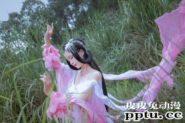 COSPLAY剑网3秀姐《莫许杯深琥珀浓未成沉醉意先融》